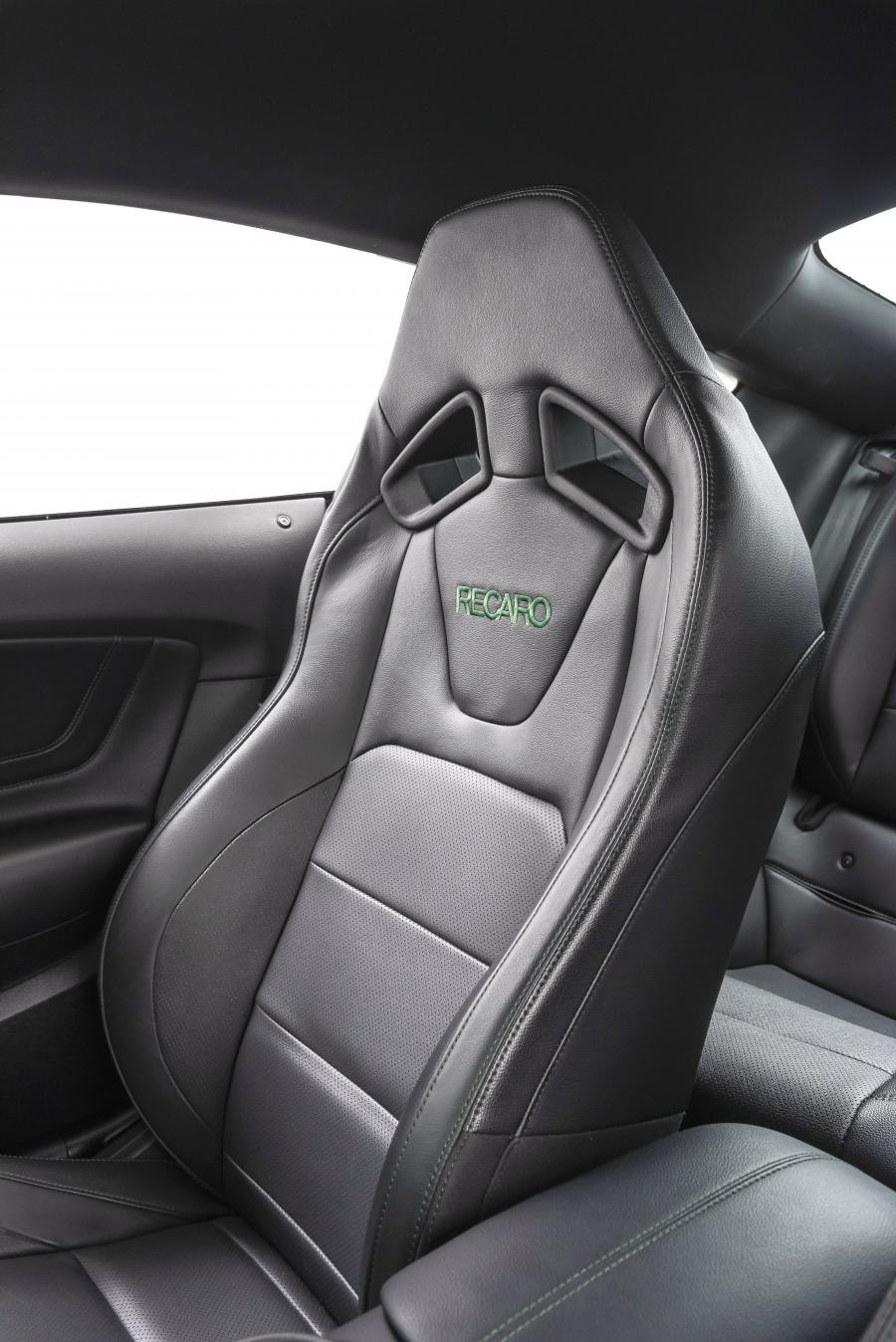 Интерьер Ford Mustang Bullitt 2019 года  (ZA) (фото 14 из 44)